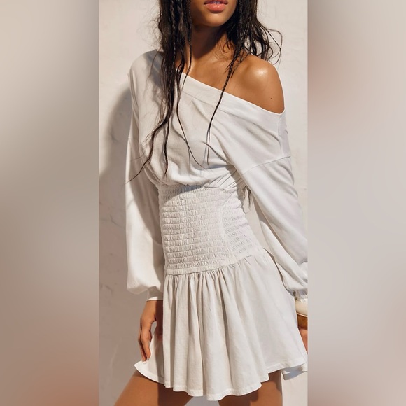 Free People Dresses & Skirts - NWT FREE PEOPLE SCORCHING HOT LONG SLEEVE MINI DRESS CLEAN IVORY